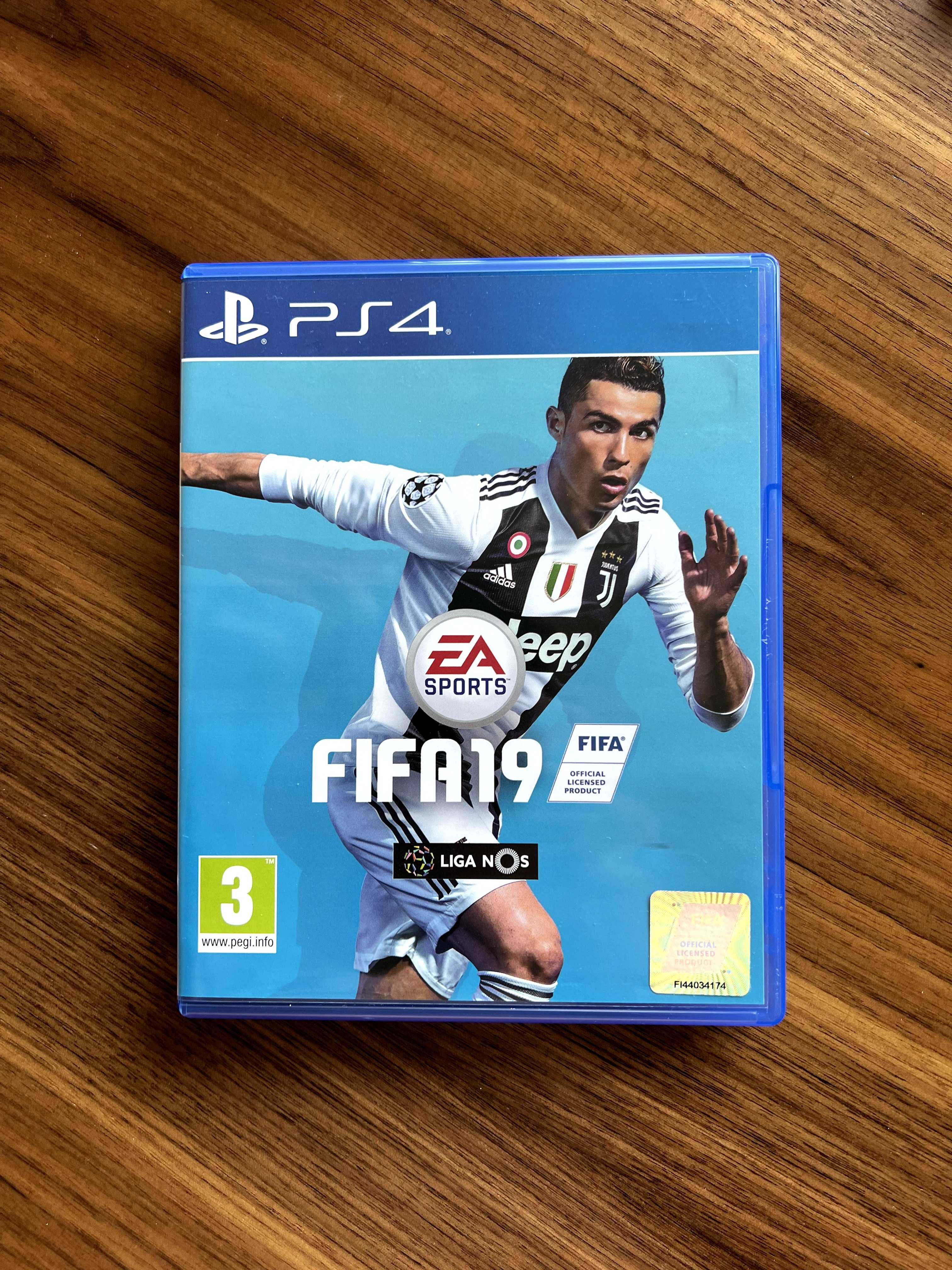 FIFA 17 + FIFA 19 PS4 - Usado