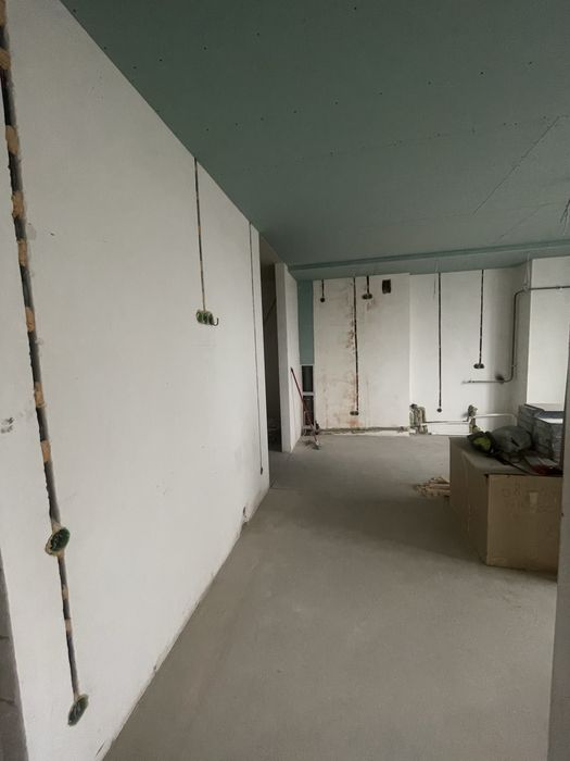 Центр. 2-х кімнатна квартира з частковим ремонтом та закупленими матер