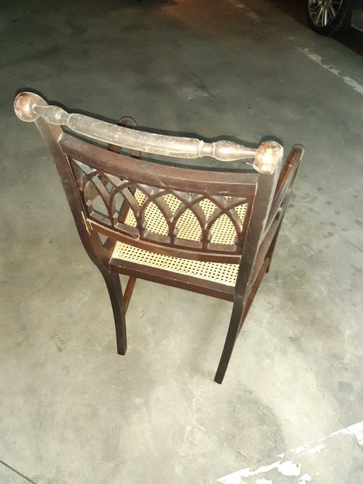 cadeira de braços em palhinha