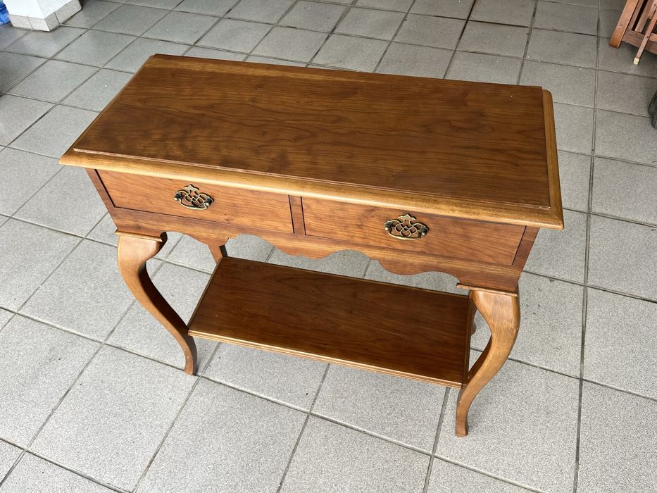 Consola/Móvel de Entrada