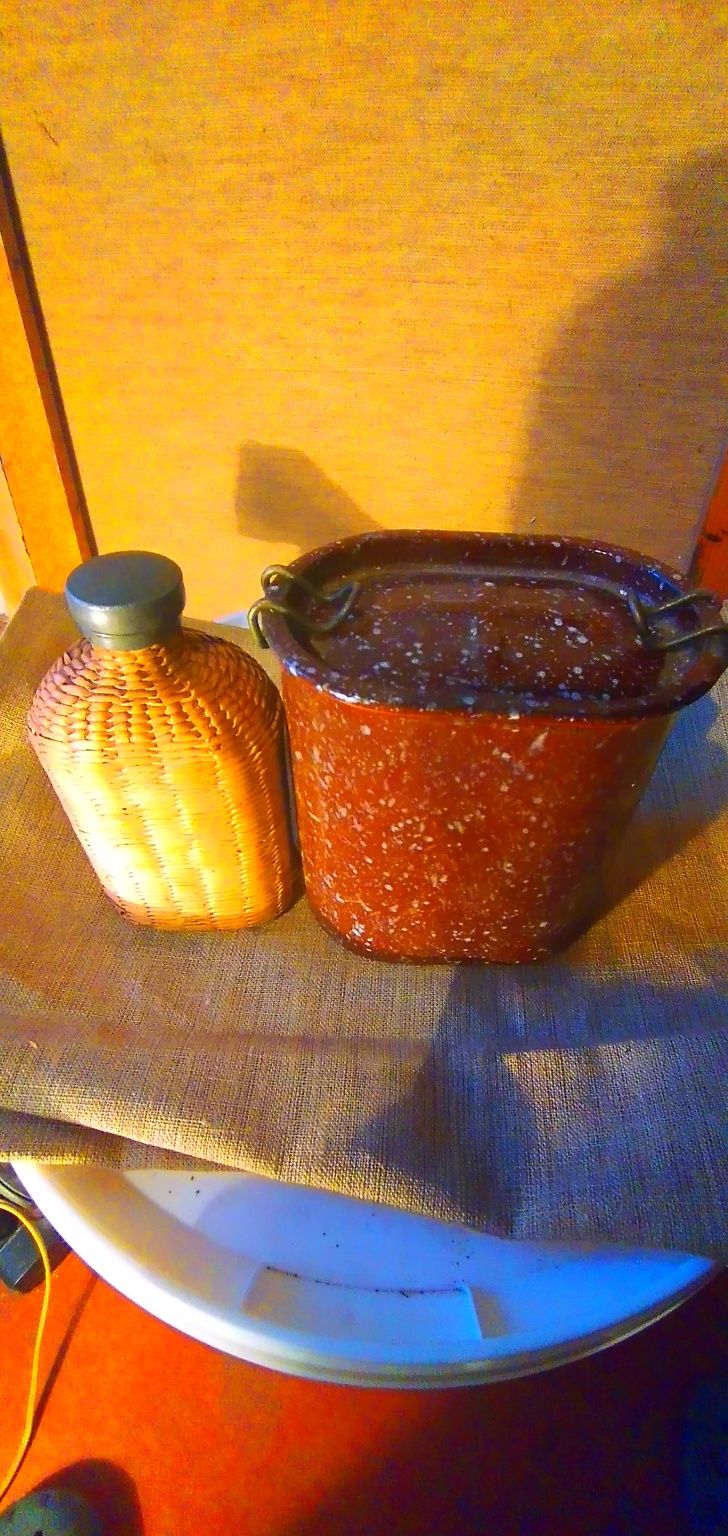 Menażka, manierka,apteczka,stara lampa