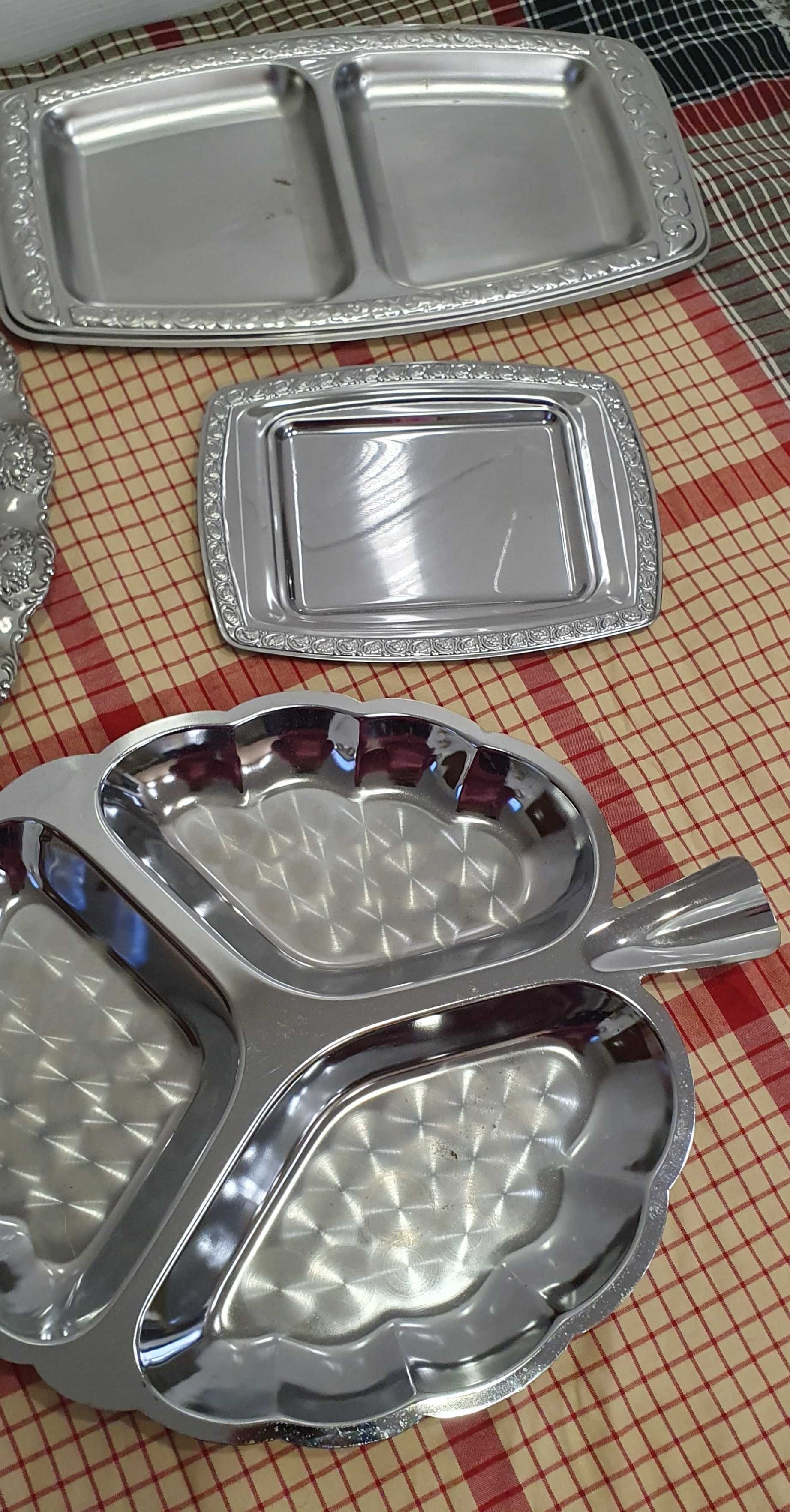Peças em metal para bolo e aperitivos