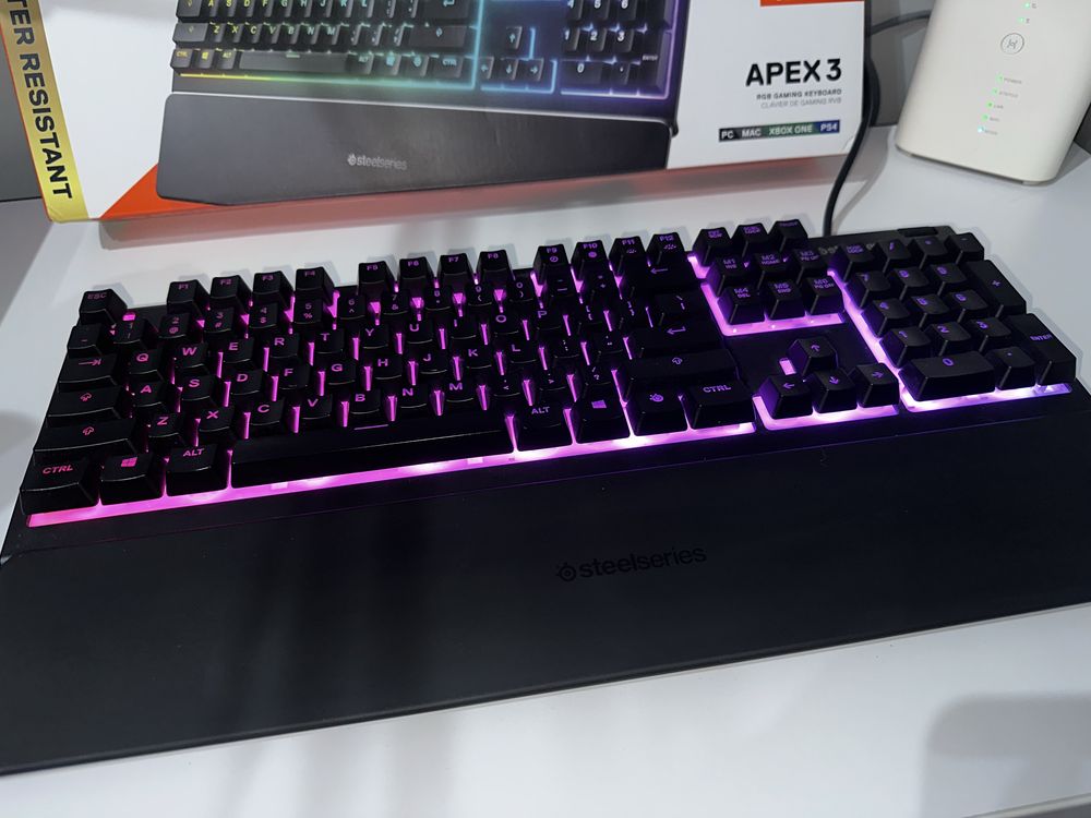 SteelSeries APEX 3 – Klawiatura gamingowa z podświetleniem RGB
