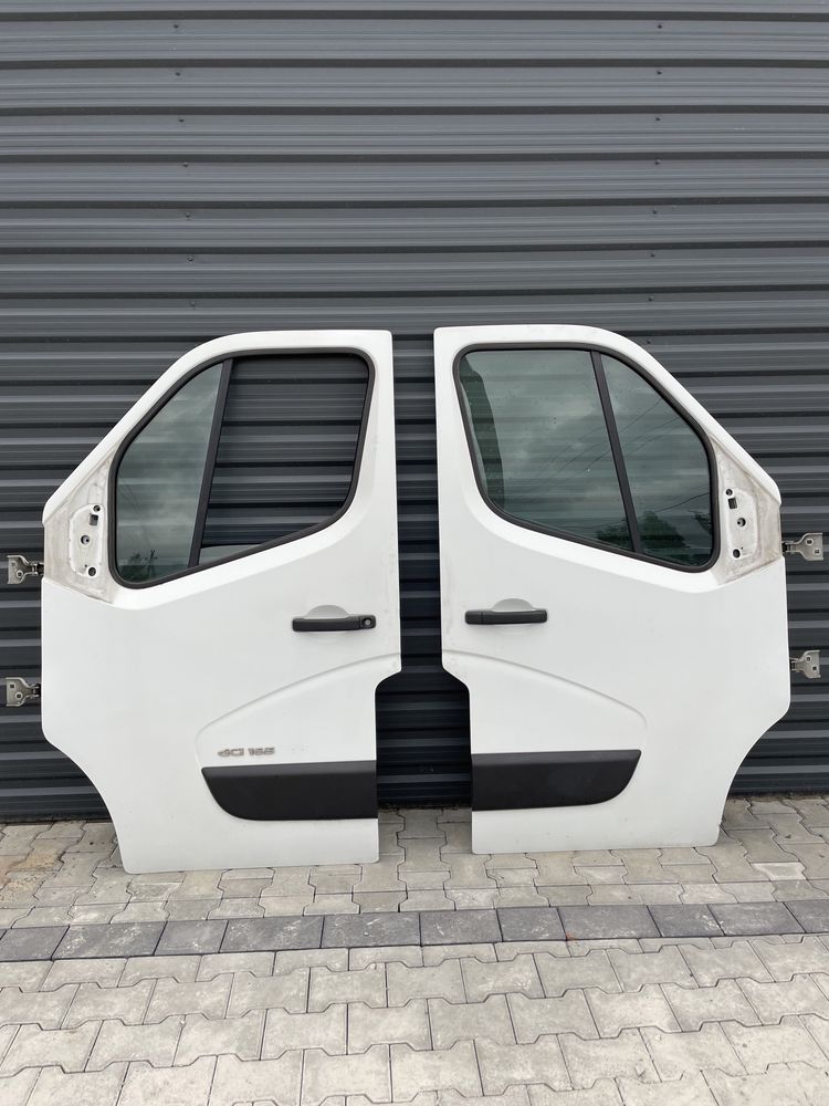 Двері Renault Master 3,4 комплектні
