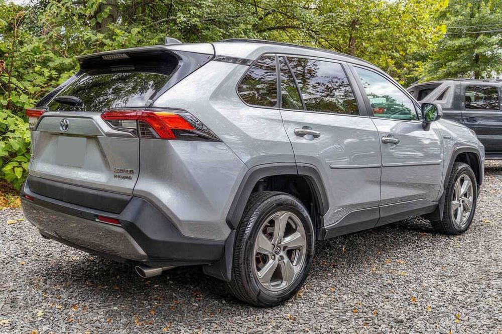 Toyota RAV4      2019
