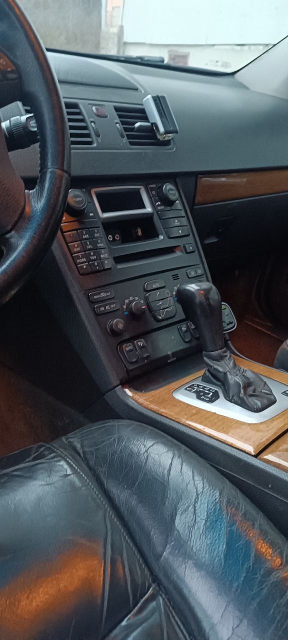 Volvo xc90 не розмитнена!