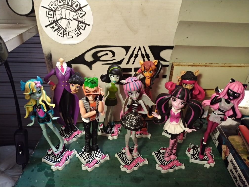 Bonecos das Monster High