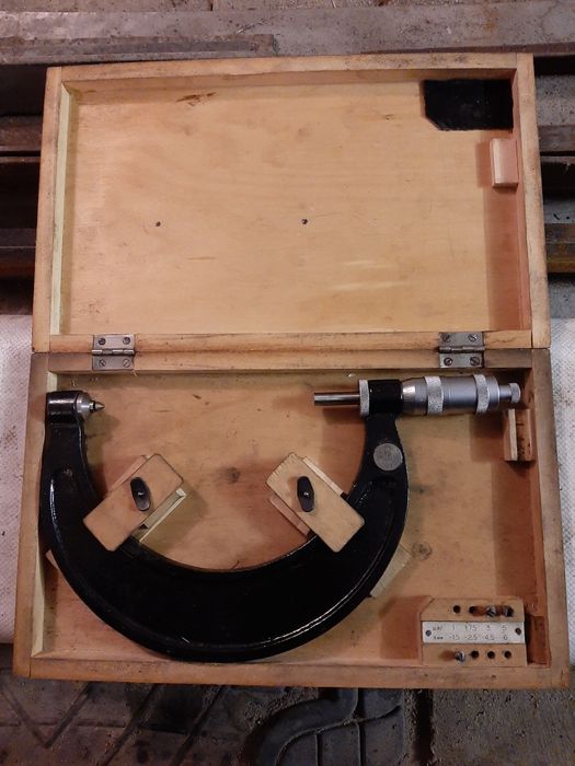 продам микрометр резьбомер.