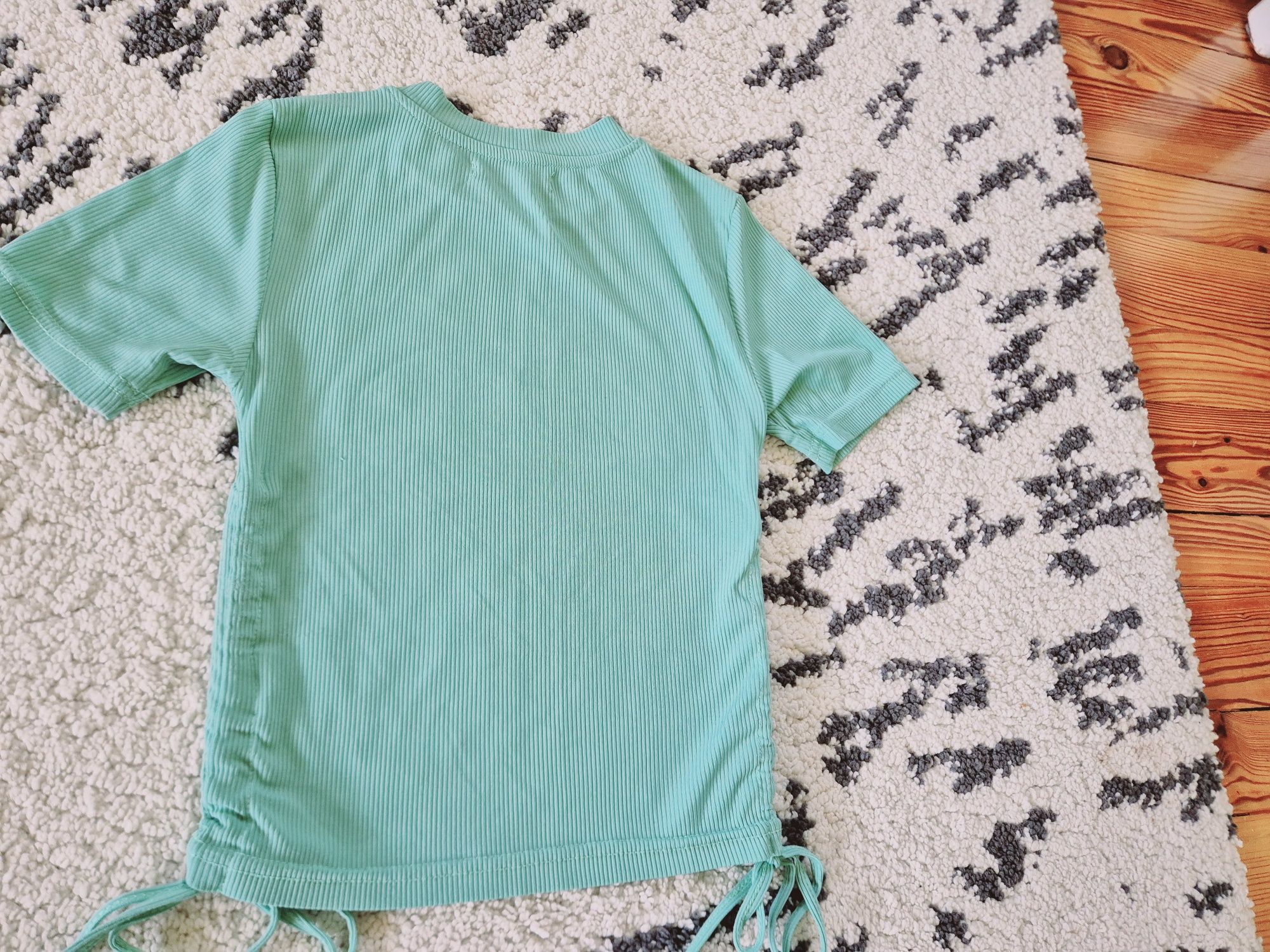 Zielony miętowy top XXS 32 Sinsay koszulka bluzka prążki  T-shirt