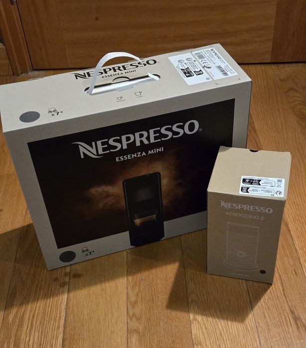 Máquina Nespresso Essenza Mini e Aeroccino 3