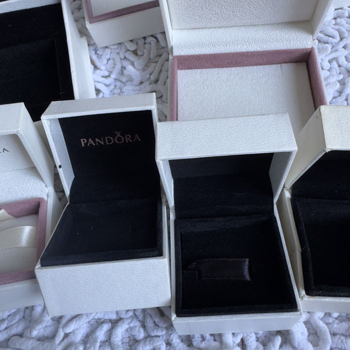 Pudełka na biżuterię Pandora