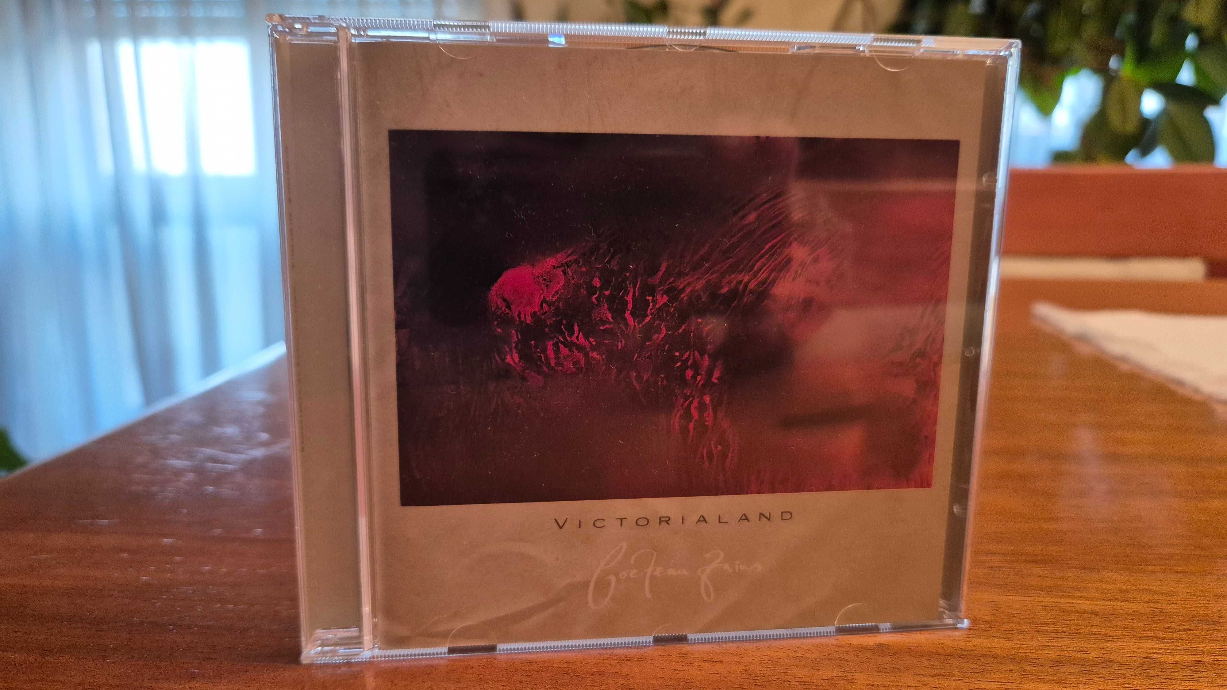 Vendo CD de música "Victorialand", dos incontornáveis COCTEAU TWINS !