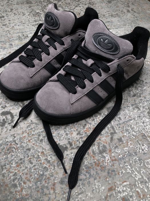 Кросівки Adidas CAMPUS підійдуть на холодну пору року.