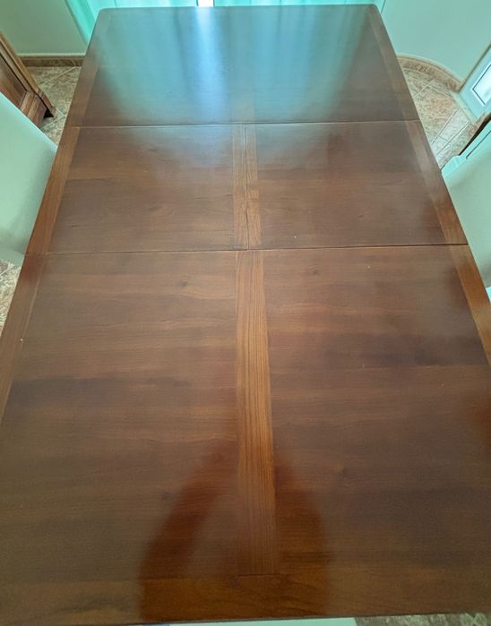 Mesa de jantar em cerejeira maciça