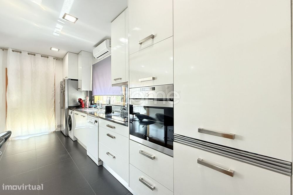 Andar moradia T3 em Arnoso (Santa Eulália) com garagem