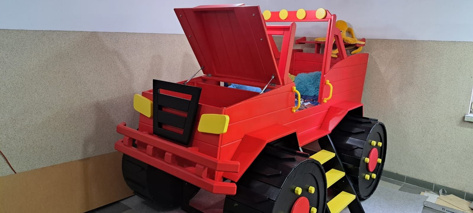 Łóżeczko łóżko drewniane dla dzieci monster truck Blaze