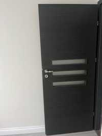 Drzwi DRE z ościeżnicą rozstaw 80 cm 2x do pokoju 1x do łazienki