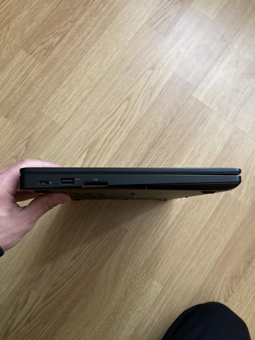 Ноутбук чорний DELL