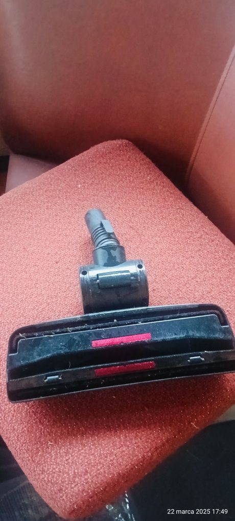 Szczotka do odkurzacza uniwersalna średnica rury 3 cm.