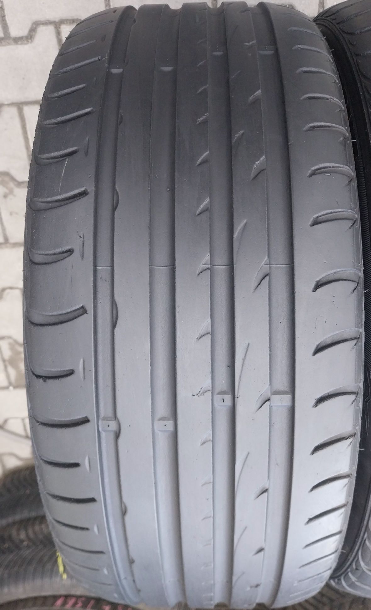 Opony 225/45/18 Roadstone N8000