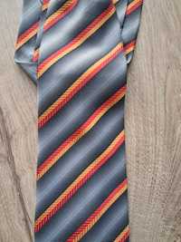 Krawat w stanie idealnym