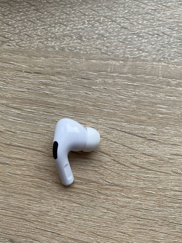 Prawa słuchawka Apple Airpods pro