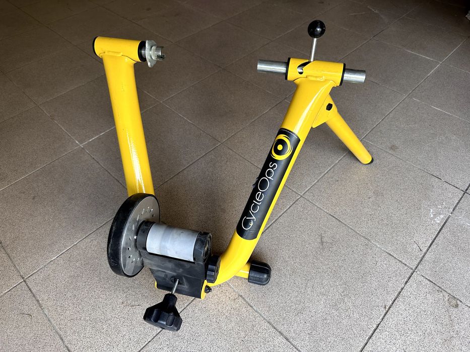 Trenażer Saris MAG Cycleops idealny do rozgrzewki
