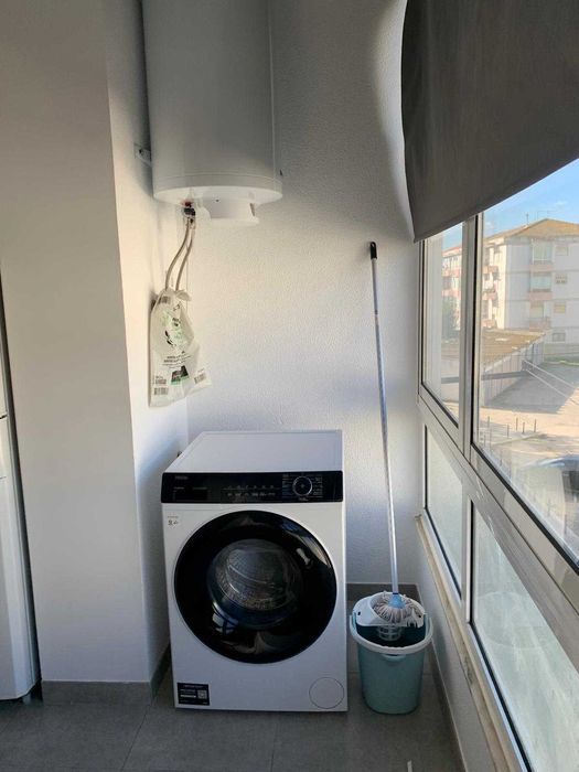 Alugo 3 quartos > Vila Chã - Barreiro