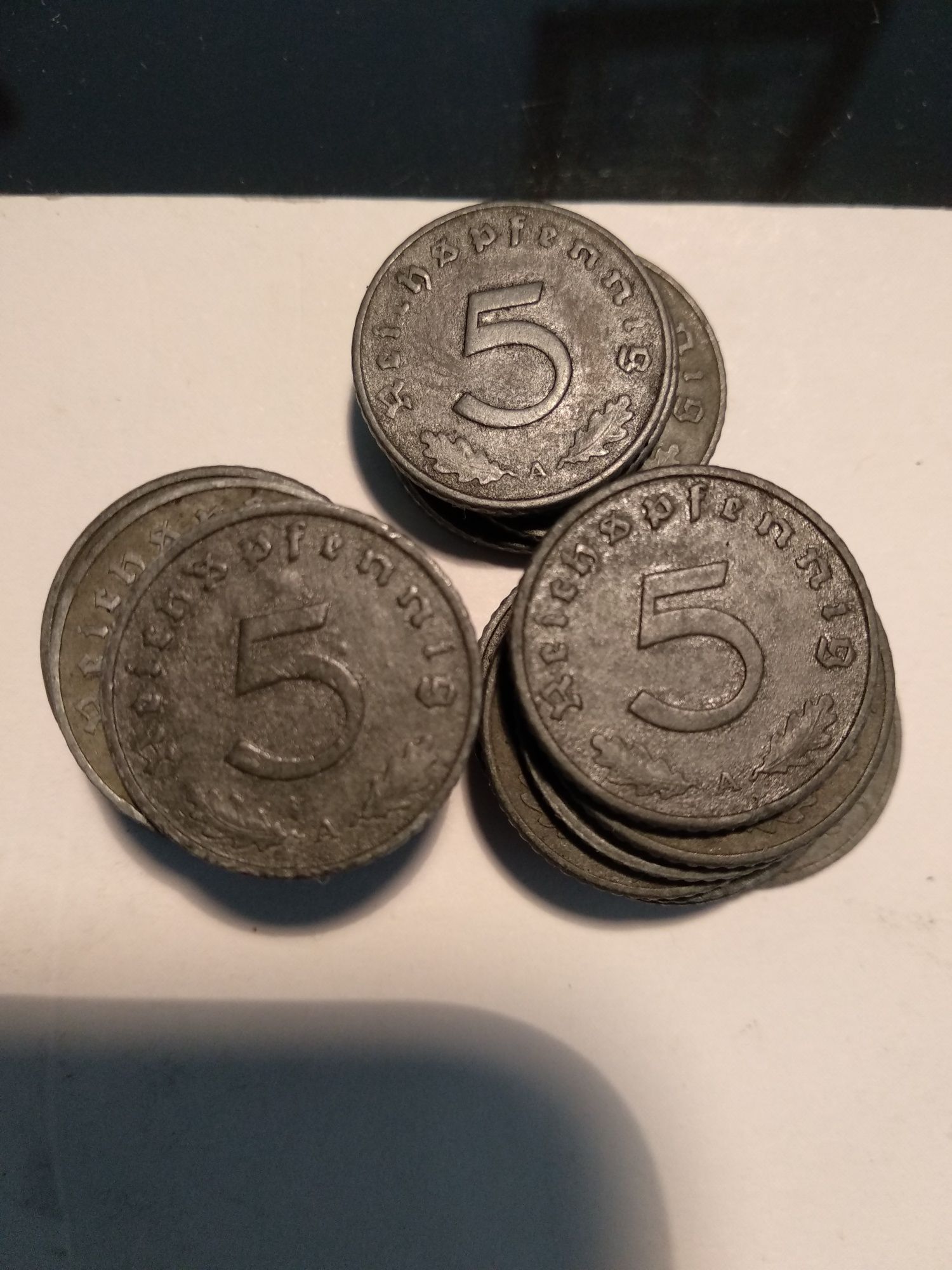 Moedas de 5 Reichspfennig 1940, 1941 e 1942 em Zinco c/ suástica