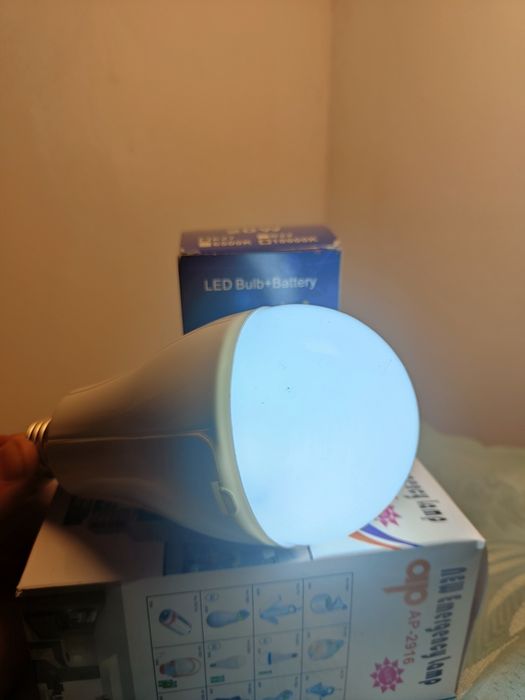 Лампа аварійна AP-2916 з 2 акумуляторами 20 watt 6800-7300k