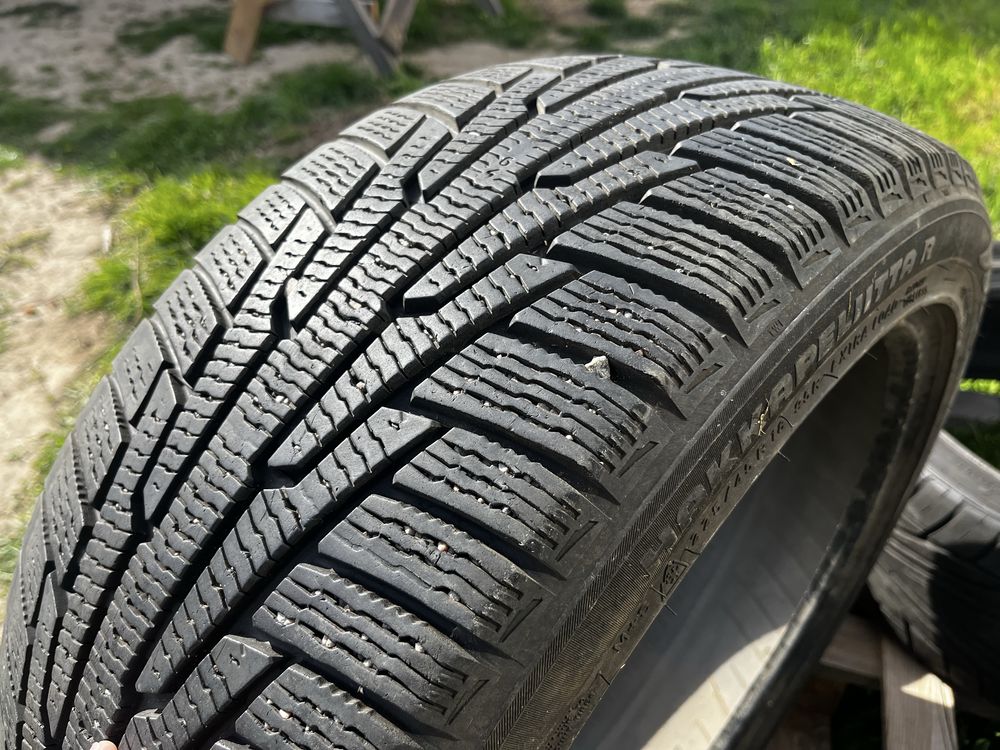 Шини зимові/літні 225/45 R18