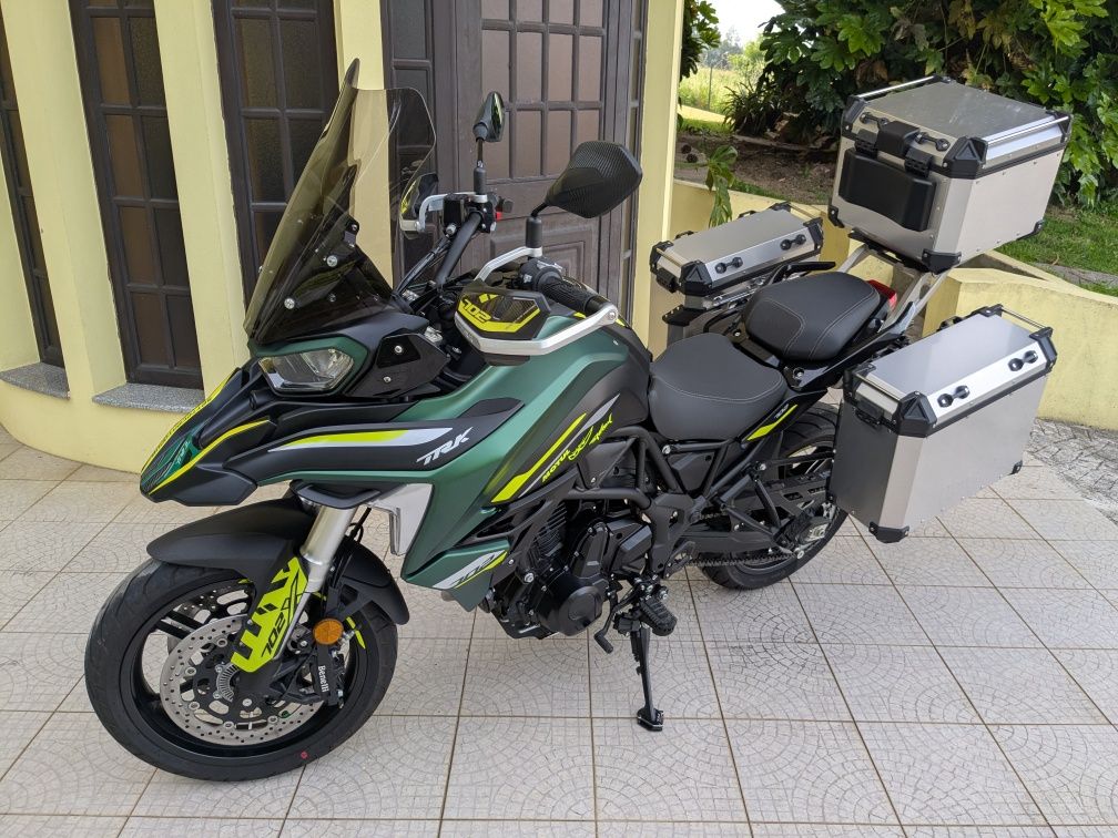 Benelli TRK 702 05/2024 só 2300 km