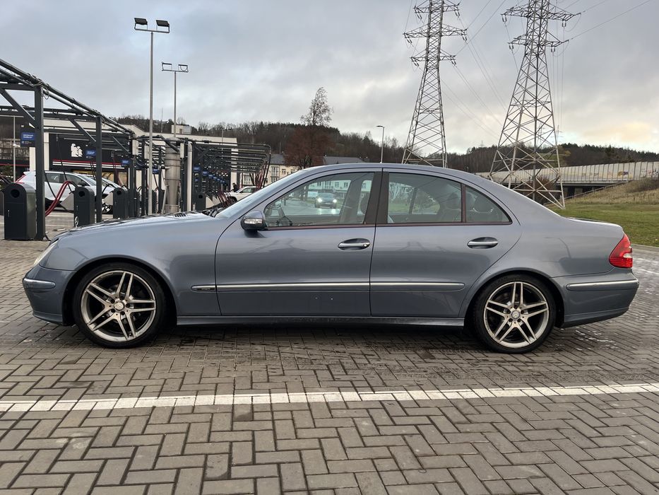 Продається Мерседес Бенз Е320