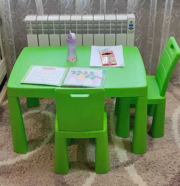 Дитячий столик та стільці