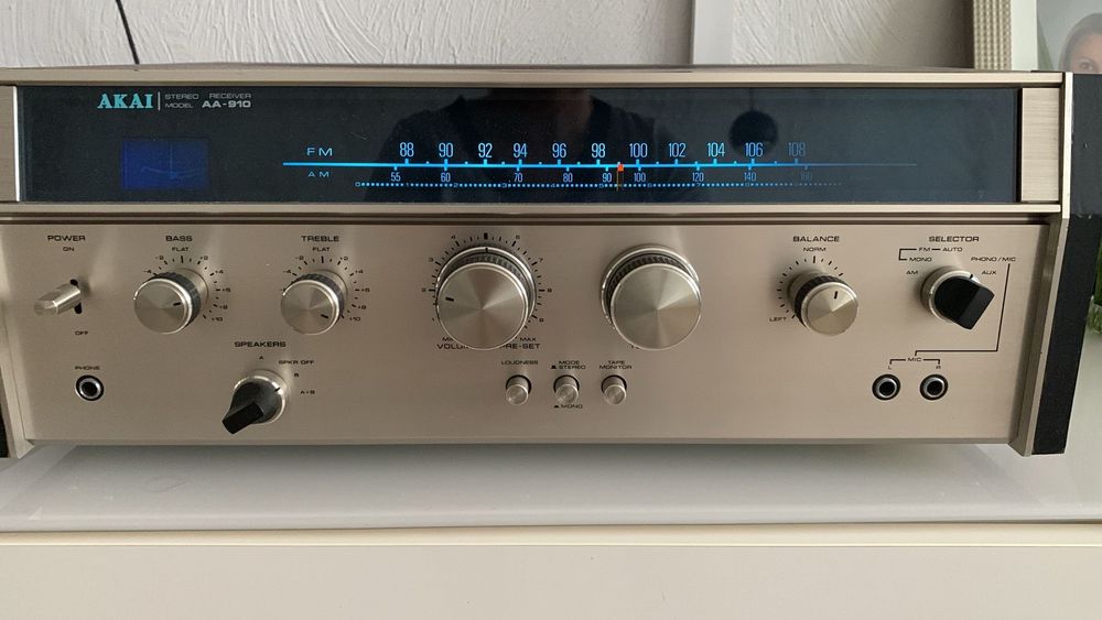 Akai AA-910. Amplituner stereo