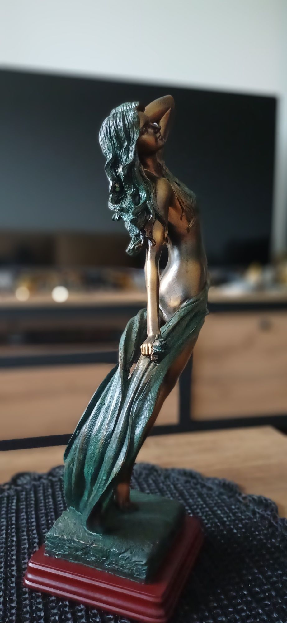 Wyjątkowa figura - rzeźba "Tancerka z Chustą"