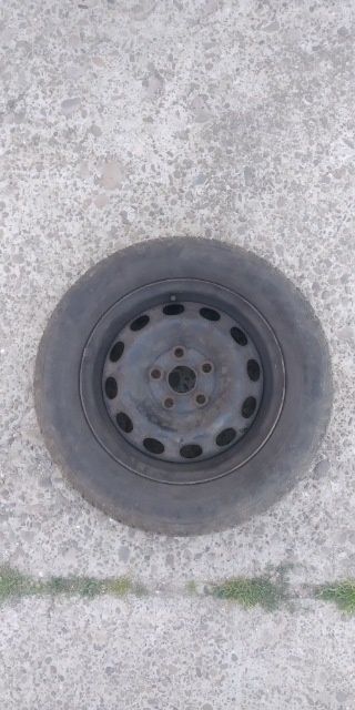 Felgi stalowe z oponami zimowymi 195/65 R15