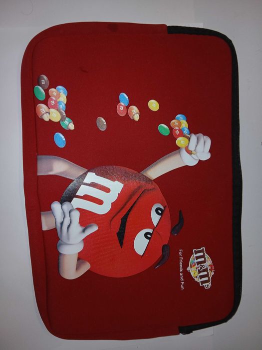 Capa ou estojo para portátil/tablet com a mascote M&M's Red.