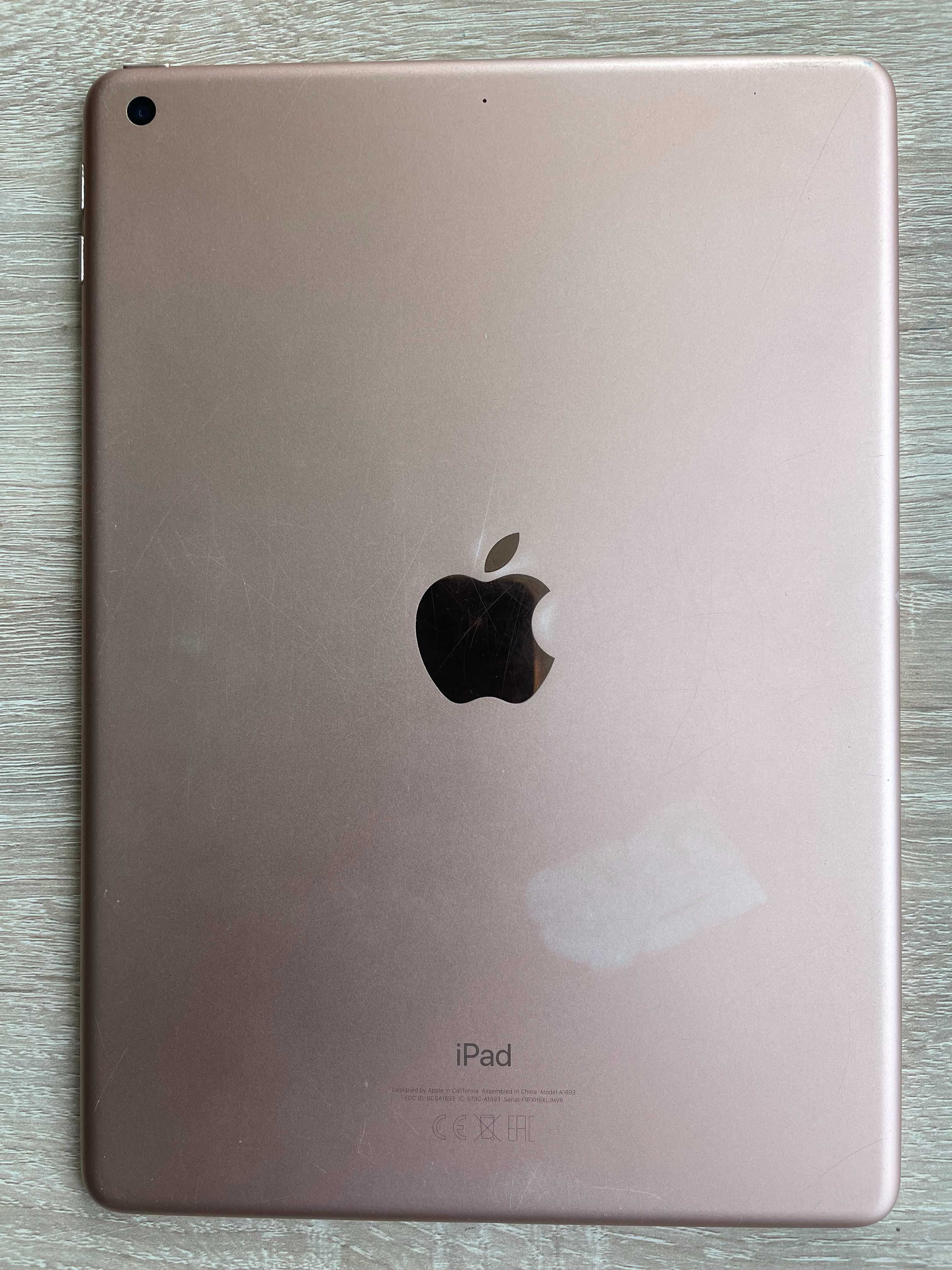 Планшет Apple iPad, 6 поколения, 32Gb, модель MRJN2RK/A, оригинал