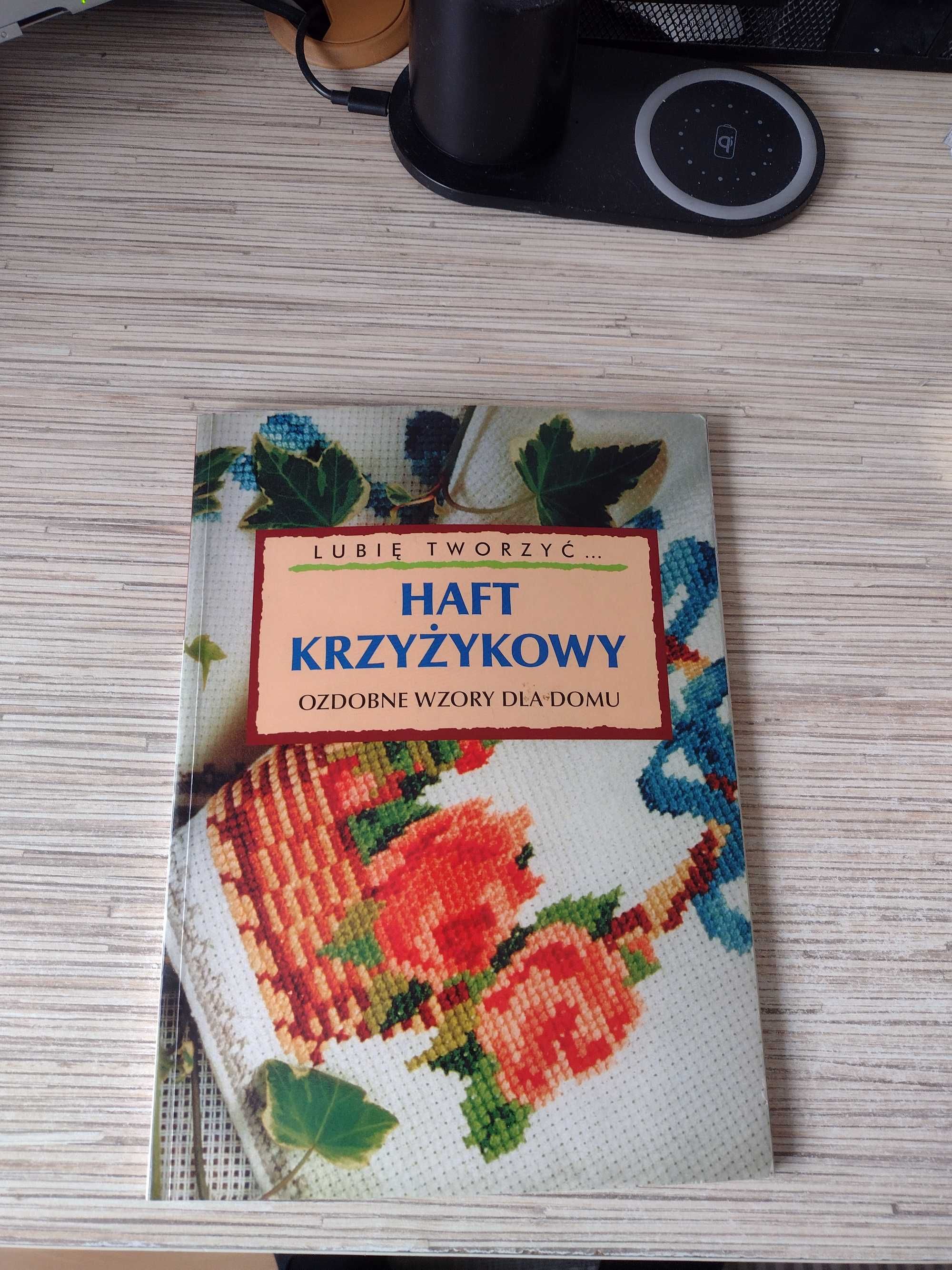 Książka Haft Krzyżykowy - ozdobne wzory dla domu