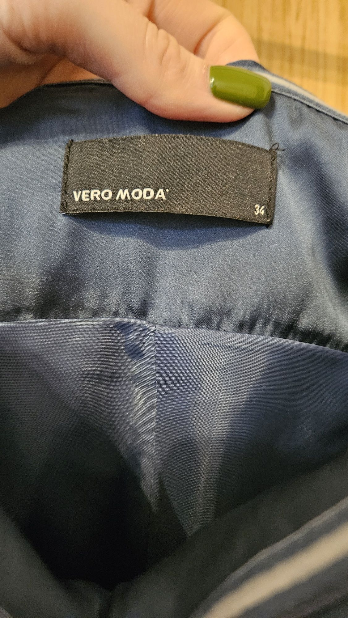 Sukienka wieczorowa lejącą się VERO MODA rozmiar 34