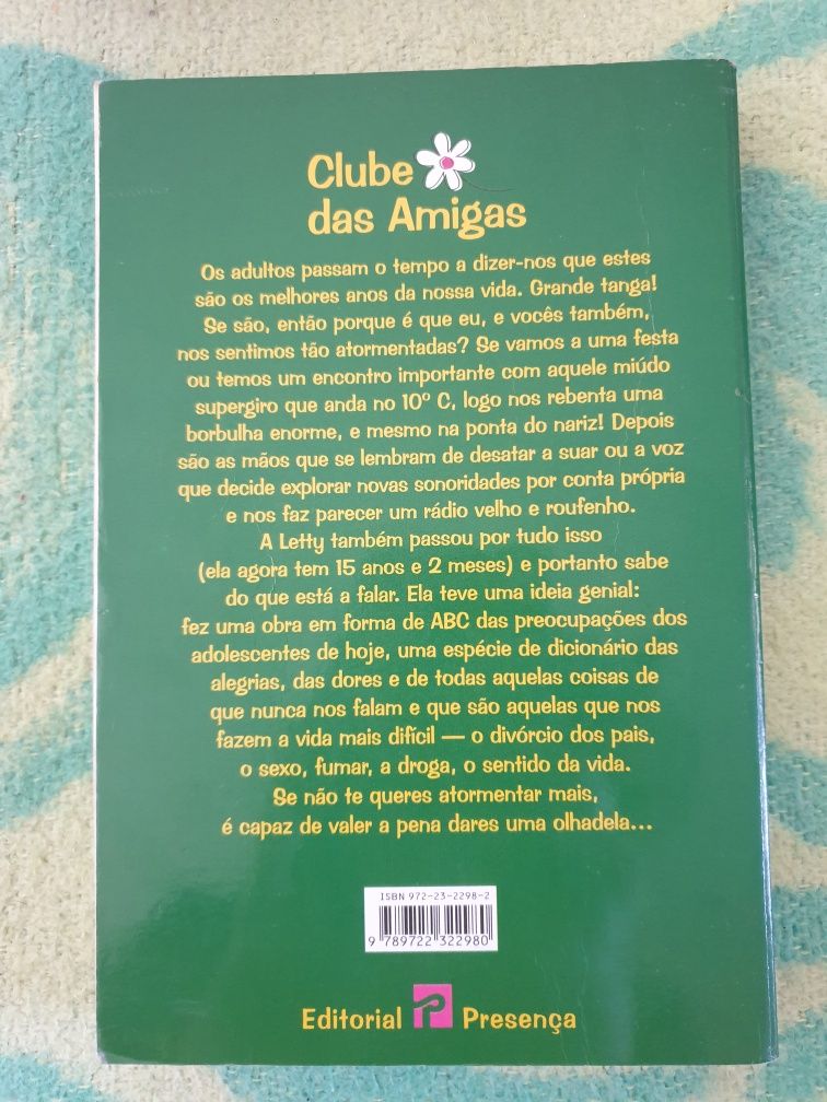 Livro de gravidez e para adolescentes rapariga