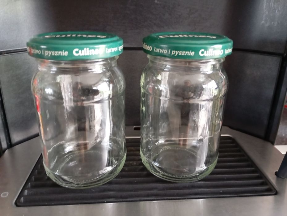 Słoiki z zakrętkami