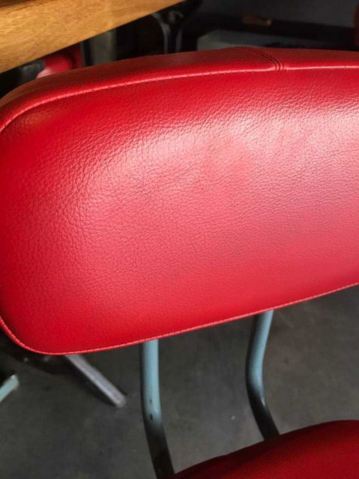 стільці металеві промисловий дизайн вінтаж