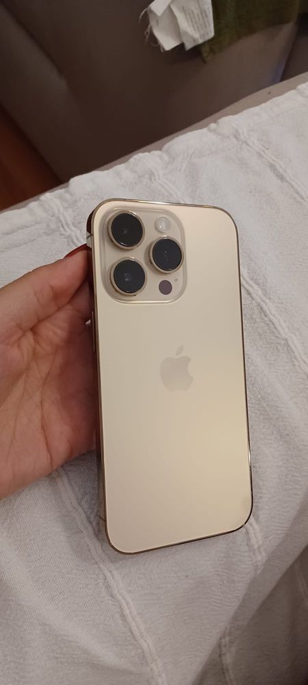 Iphone 14 pro dourado