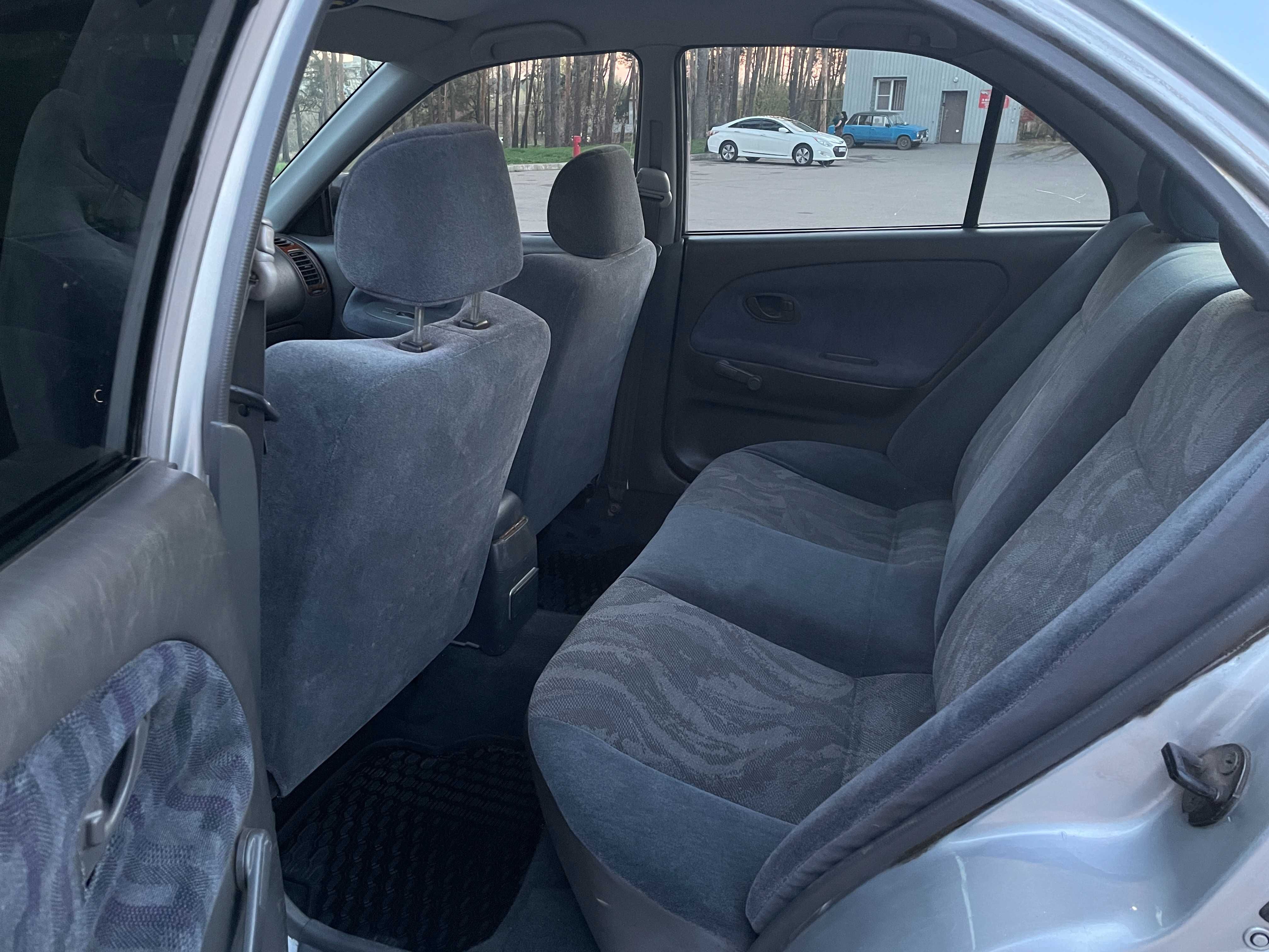 Mitsubishi Lancer 6 2001