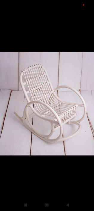 Rattanowy fotelik bujany