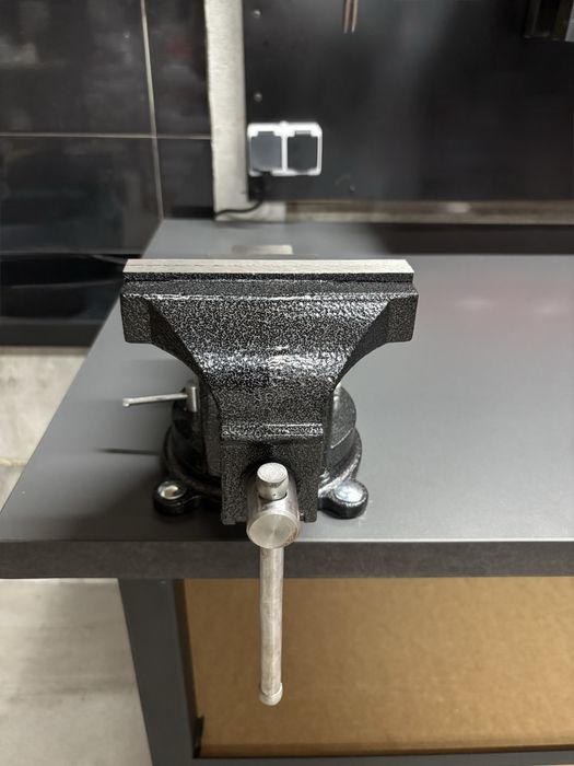 Stół roboczy do garażu/warsztatu