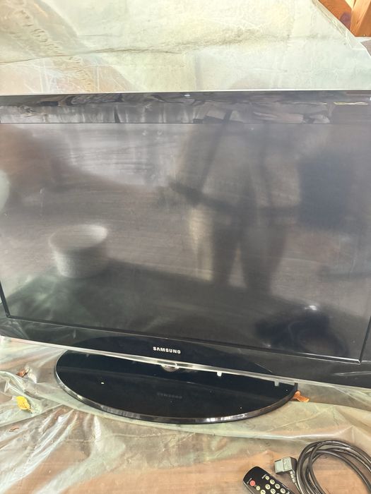 Uszkodzony telewizor Samsung 37 cali