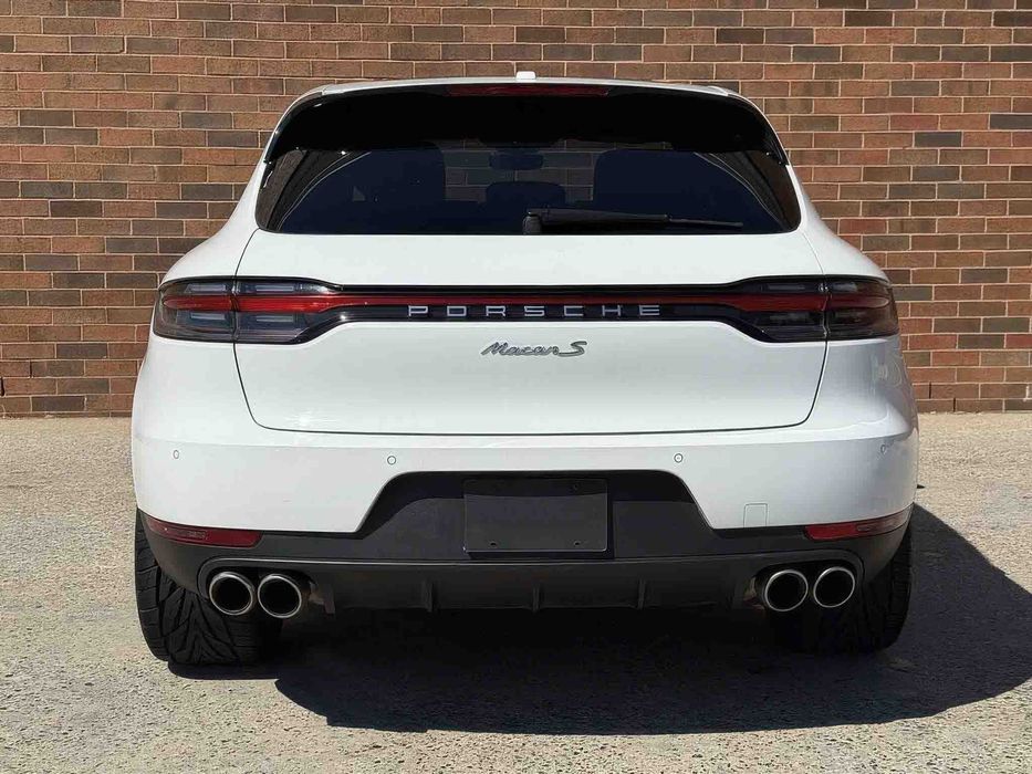Porsche Macan S      2020